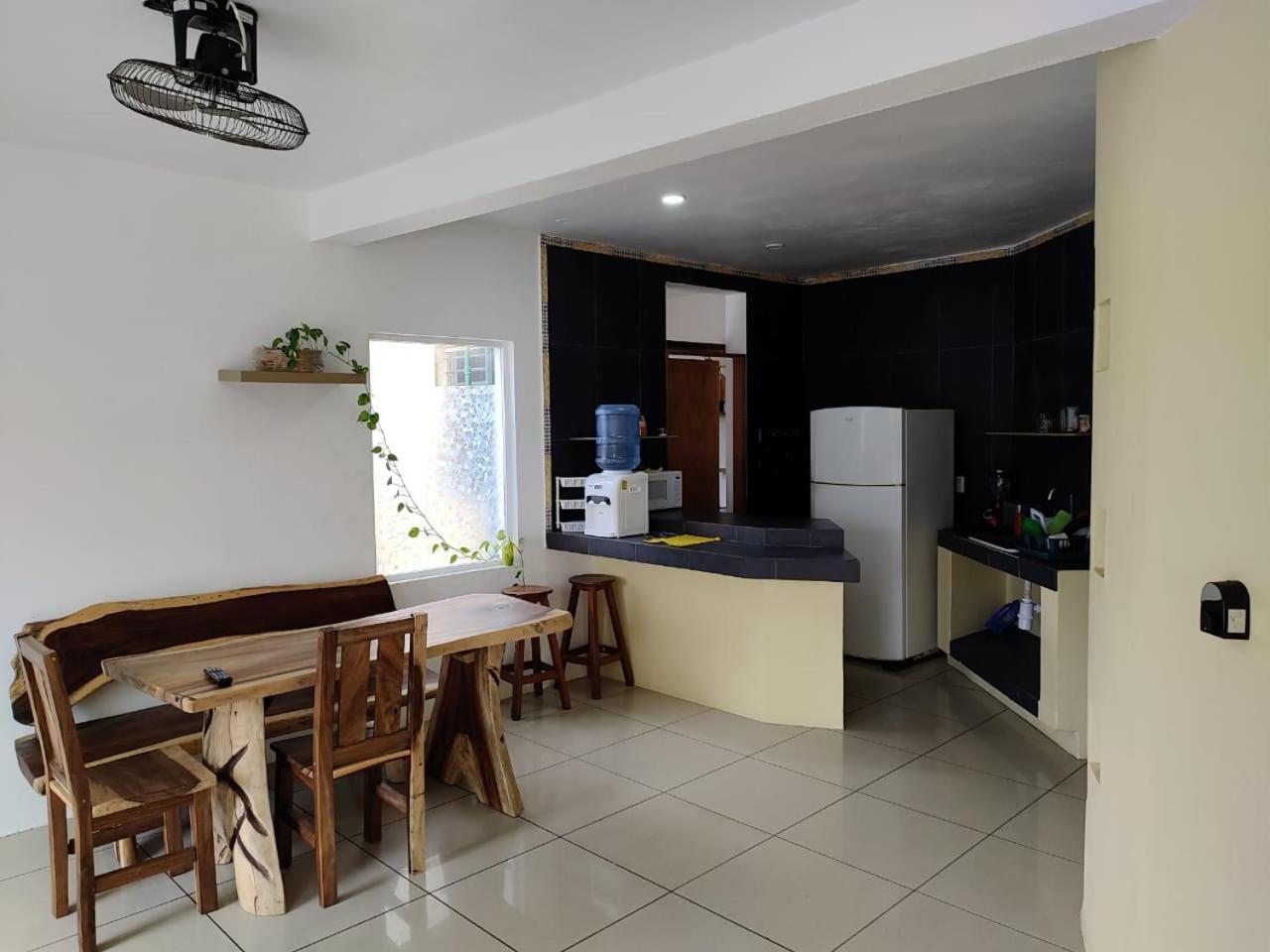 Brisamar Guesthouse 푸에르토 에스콘디도 외부 사진