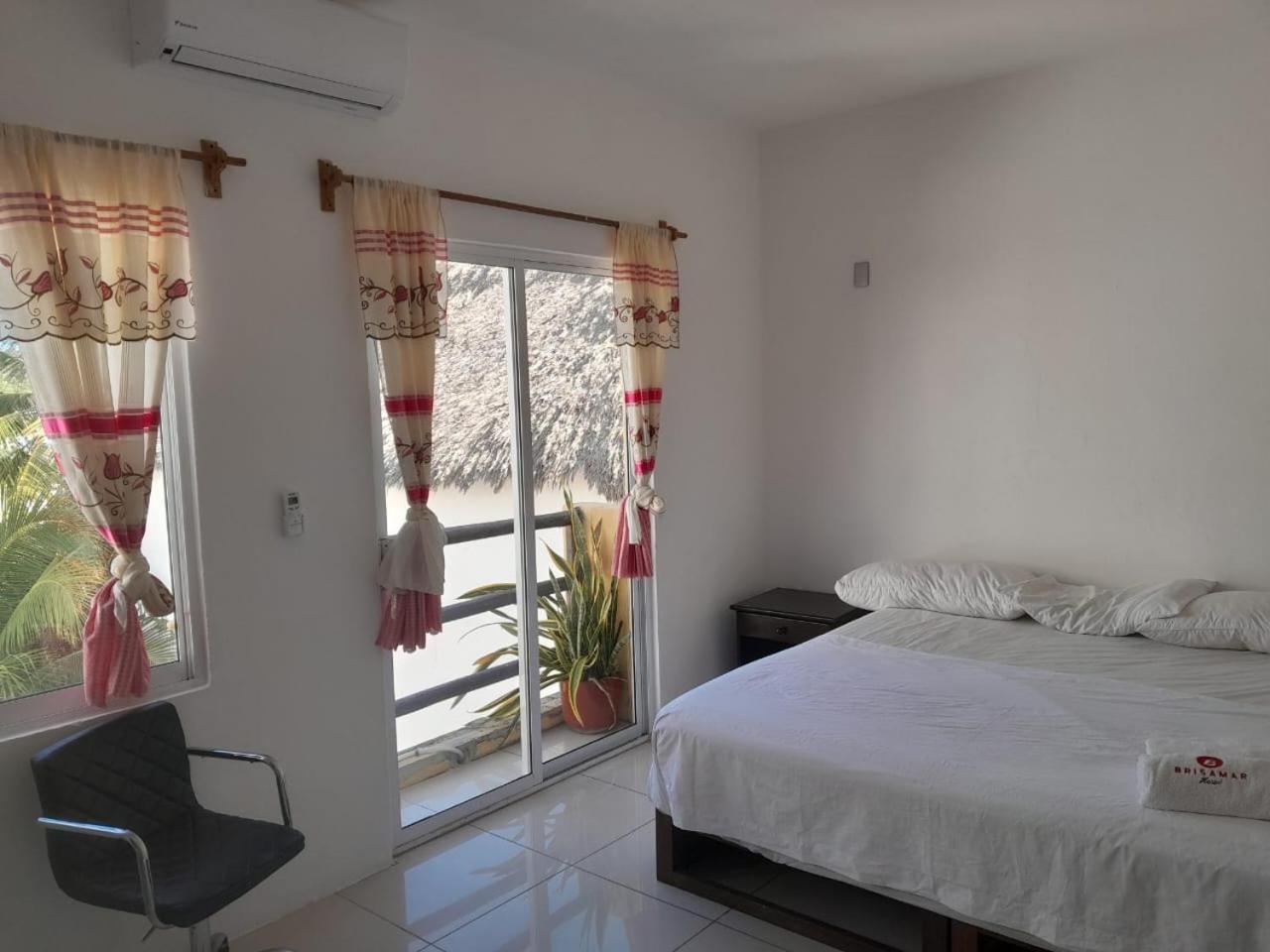 Brisamar Guesthouse 푸에르토 에스콘디도 외부 사진