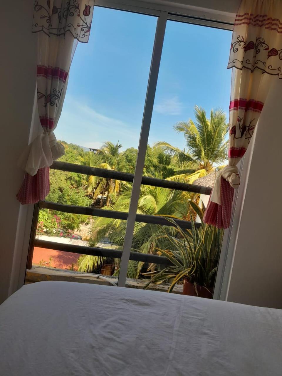 Brisamar Guesthouse 푸에르토 에스콘디도 외부 사진