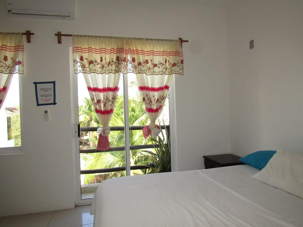 Brisamar Guesthouse 푸에르토 에스콘디도 외부 사진